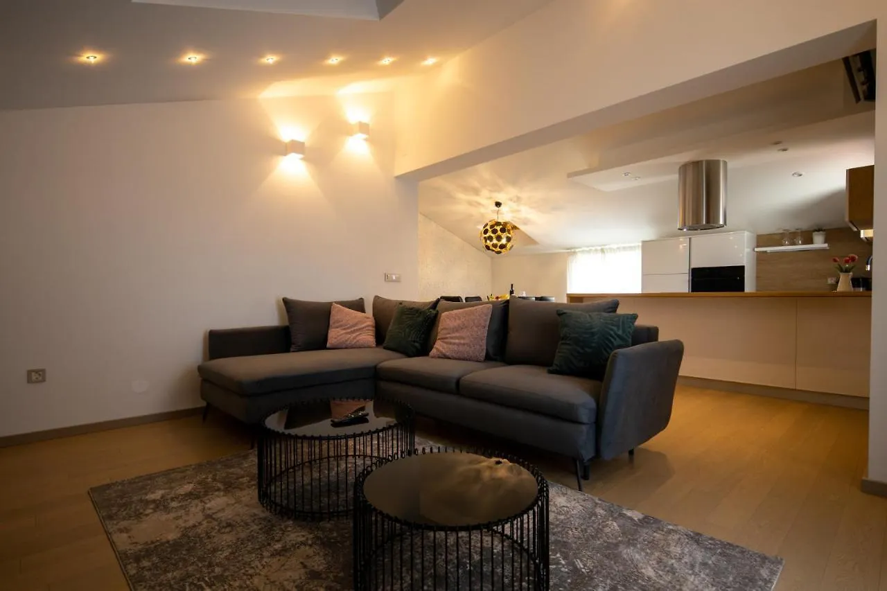 Lumaja Luxury Apartman Biograd Na Moru Apartamento