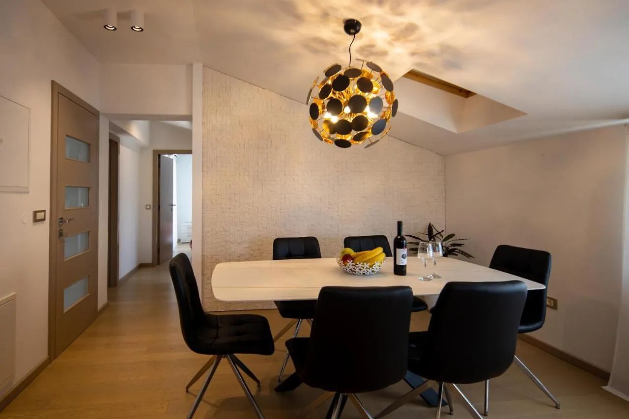 Lumaja Luxury Apartman Biograd Na Moru Croácia