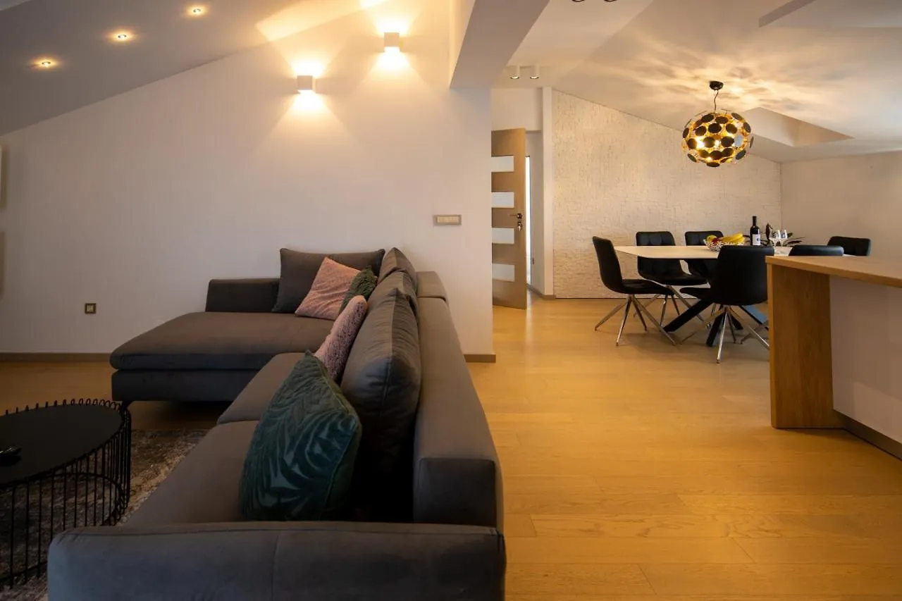 Lumaja Luxury Apartman Biograd Na Moru 0*,  Croácia