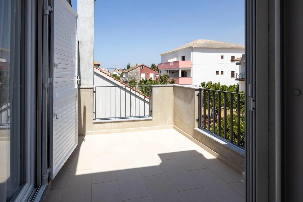 Lumaja Luxury Apartman Biograd Na Moru Apartamento