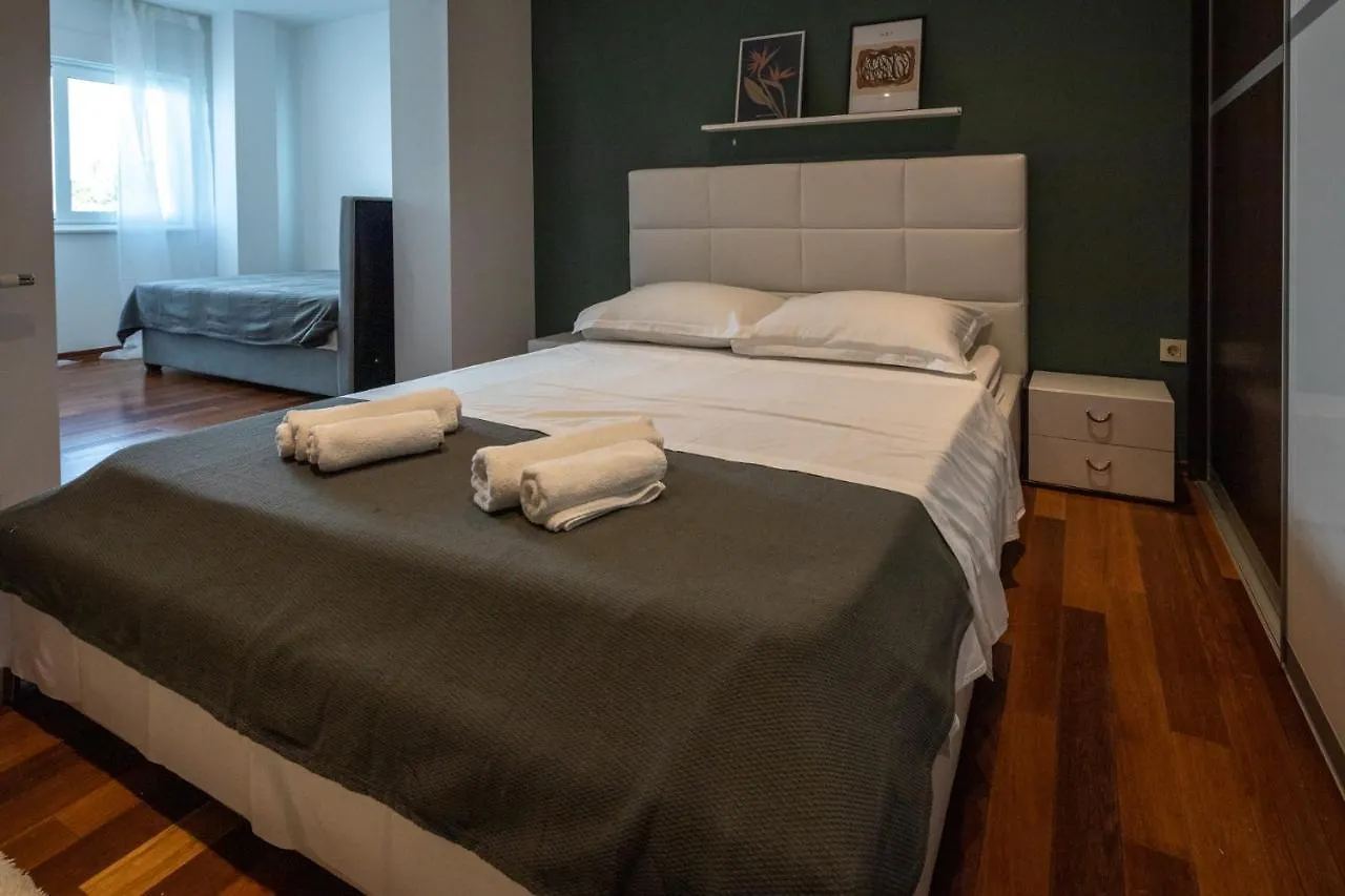 Lumaja Luxury Apartman Biograd Na Moru 0*,  Croácia