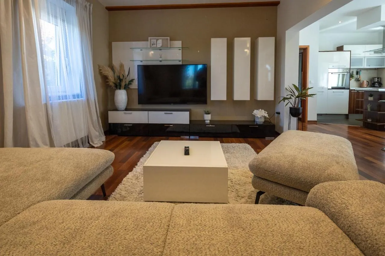 Apartamento Lumaja Luxury Apartman Biograd Na Moru Croácia